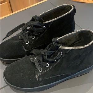 NEW Simple Black Velvet High Top Sneakers